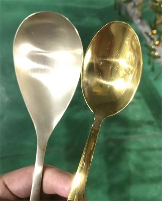 آلة طلاء الفراغ بطبقة PVD سوداء للأجهزة المعدنية والخزف الزجاجي