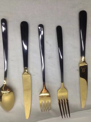 آلة طلاء الفراغ بطبقة PVD سوداء للأجهزة المعدنية والخزف الزجاجي