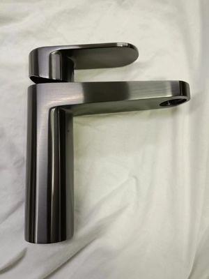 آلة طلاء فراغ PVD أوتوماتيكية بالكامل للطلاءات الزخرفية مع معدات طلاء متعددة الأقواس موفرة للطاقة