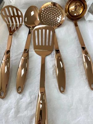 آلة طلاء PVD ذاتية التشغيل بالكامل مع قدرات توفير الطاقة وغرفة فراغ مصممة خصيصًا لطلاء التيتانيوم