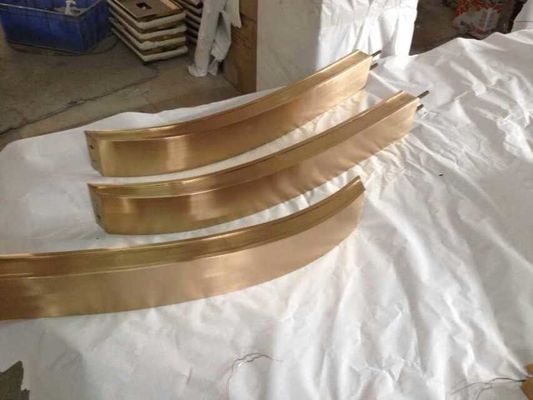 آلة طلاء الفراغ Pvd لطلاء المعادن وآلة الطلاء لطلاء البلاستيك بالألومنيوم