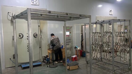 آلة طلاء الفراغ PVD مع طلاء مرآة مشرقة، التماسك القوي، ونظام التحكم التلقائي الكامل