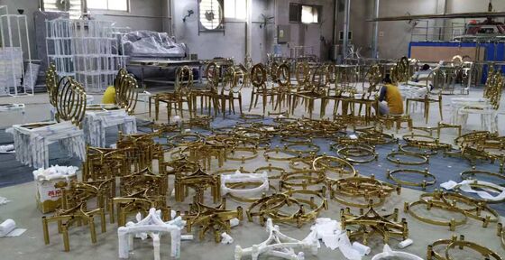 إطار كرسي بطلاء تفريغ PVD باللون الذهبي المصقول مع خصائص مقاومة للبصمات والتآكل