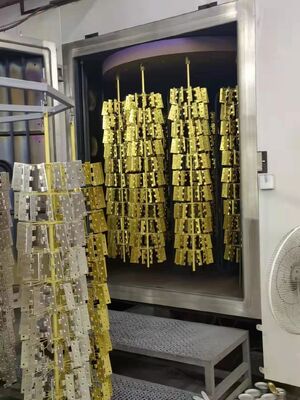 آلة طلاء الفراغ PVD مع طلاء مضاد للتآكل، مقاومة عالية للتآكل ونظام تحكم تلقائي كامل لأجزاء القفل