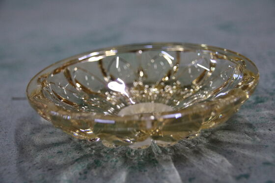 معدات طلاء PVD للديكور الأكريليكي بلمسة نهائية تشبه المرآة وتحكم آلي كامل لتطبيقات متعددة الركائز