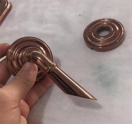 أجزاء القفل الذكي آلة PVD الفراغية مع طبقة عالية القسوة مضادة للخدش ونظام التحكم التلقائي الكامل