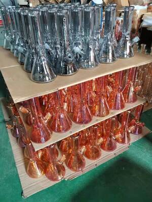 آلة طلاء فراغ PVD للزجاج مع طلاء عالي النفاذية، ونظام إنتاج مستقر، وتحكم آلي كامل