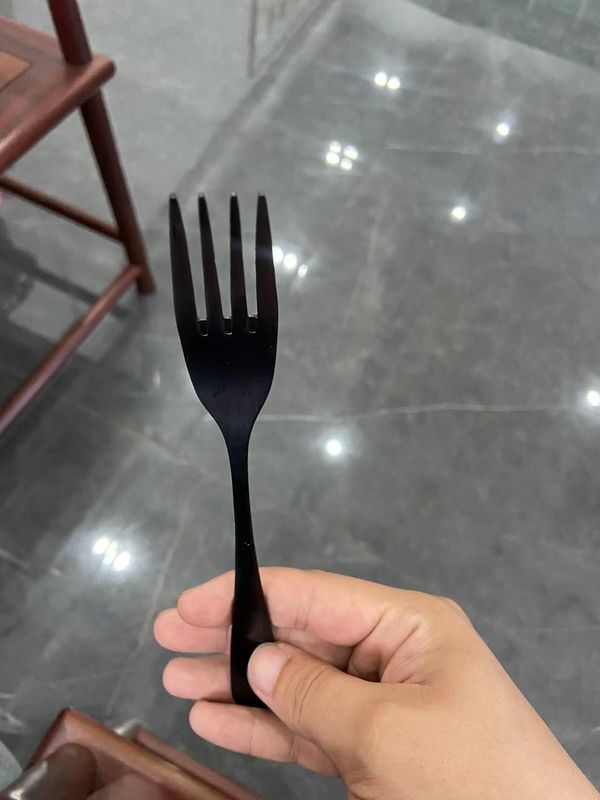 آلة صغيرة لطلاء الذهب ذات عملية تكرار جيدة لطلاء الفراغ بتقنية الترسيب الفيزيائي للبخار